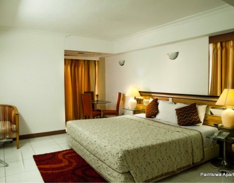 Rooms and Suites